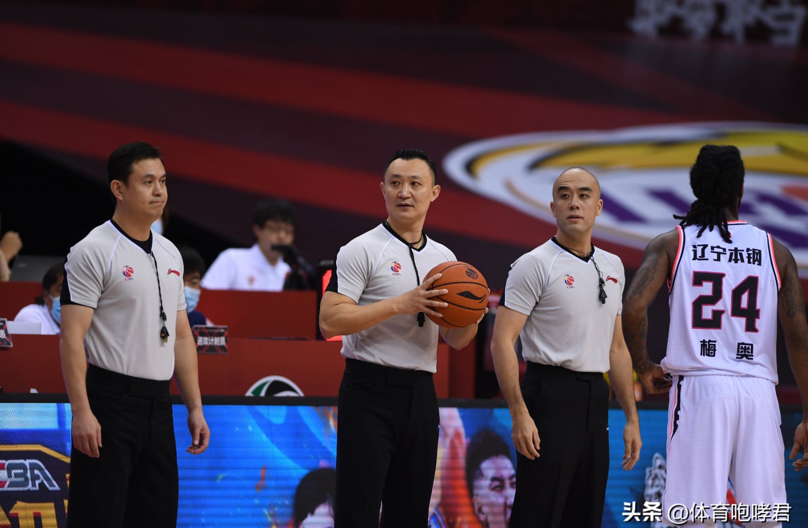 爱游戏-窗口期浙江队备战CBA季后赛；绝杀压哨细节曝光；气氛紧张；细节决定成败的简单介绍