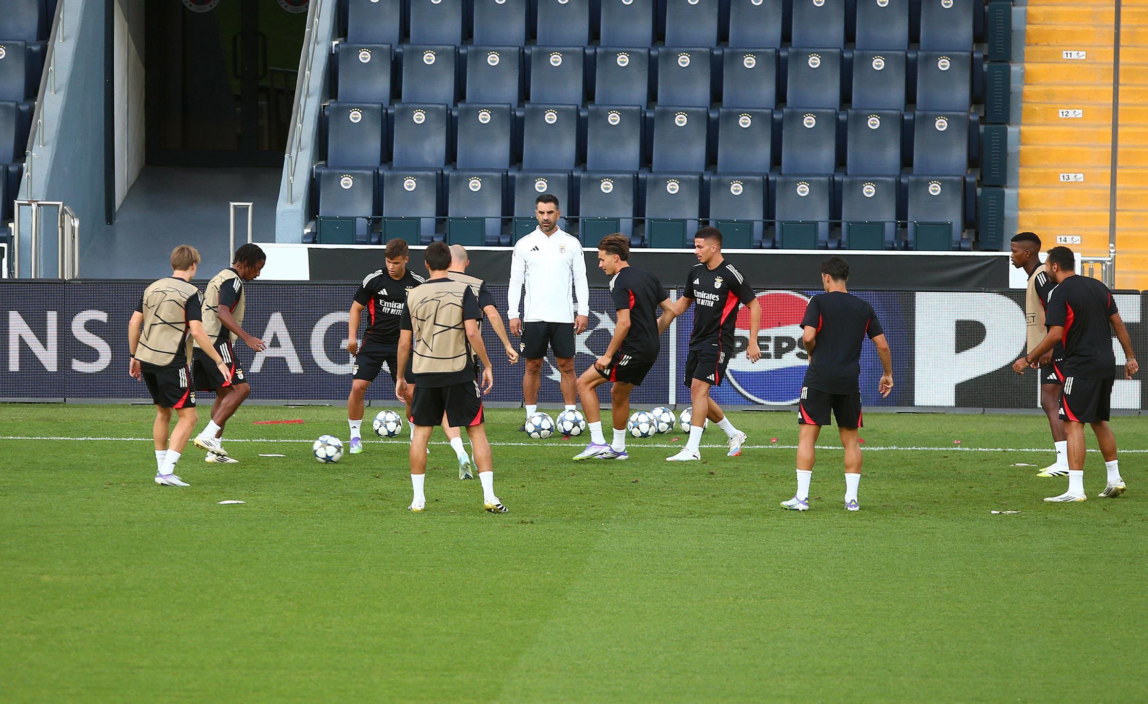 爱游戏app-本菲卡欧冠小组赛战绩