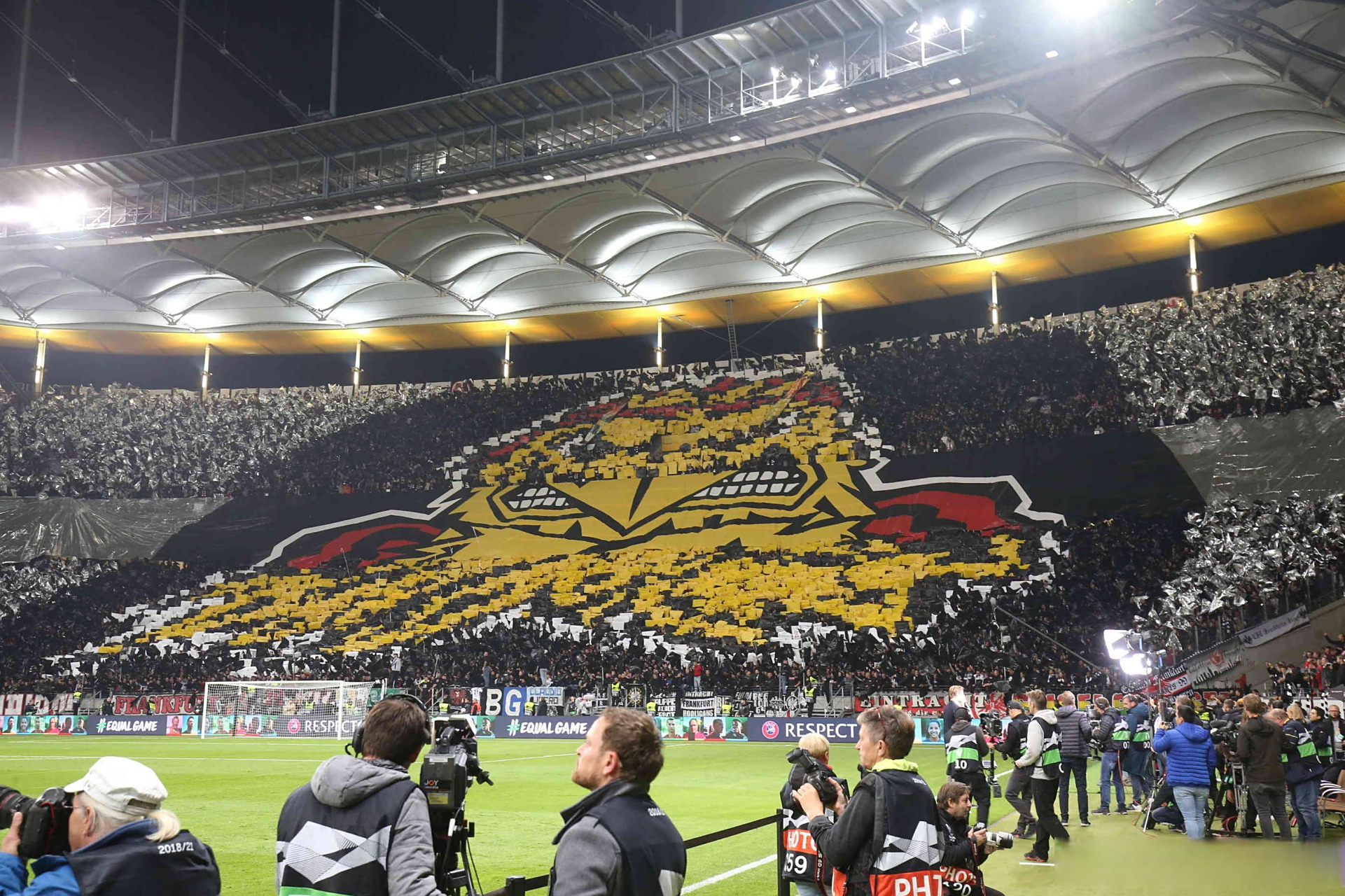 今晚法兰克福调整名单以备欧联；调整名单环节打磨；底气十足；更衣室氛围转暖(法兰克福冠军赛王楚钦王曼昱驰援)